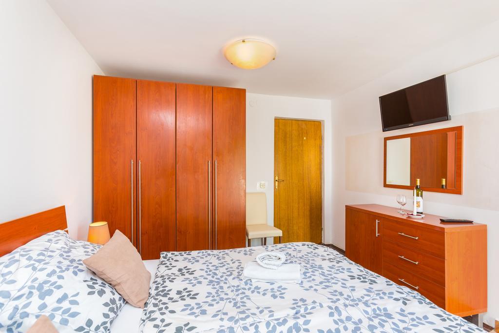 Bed & Breakfast La Fontana Medulin Exterior foto